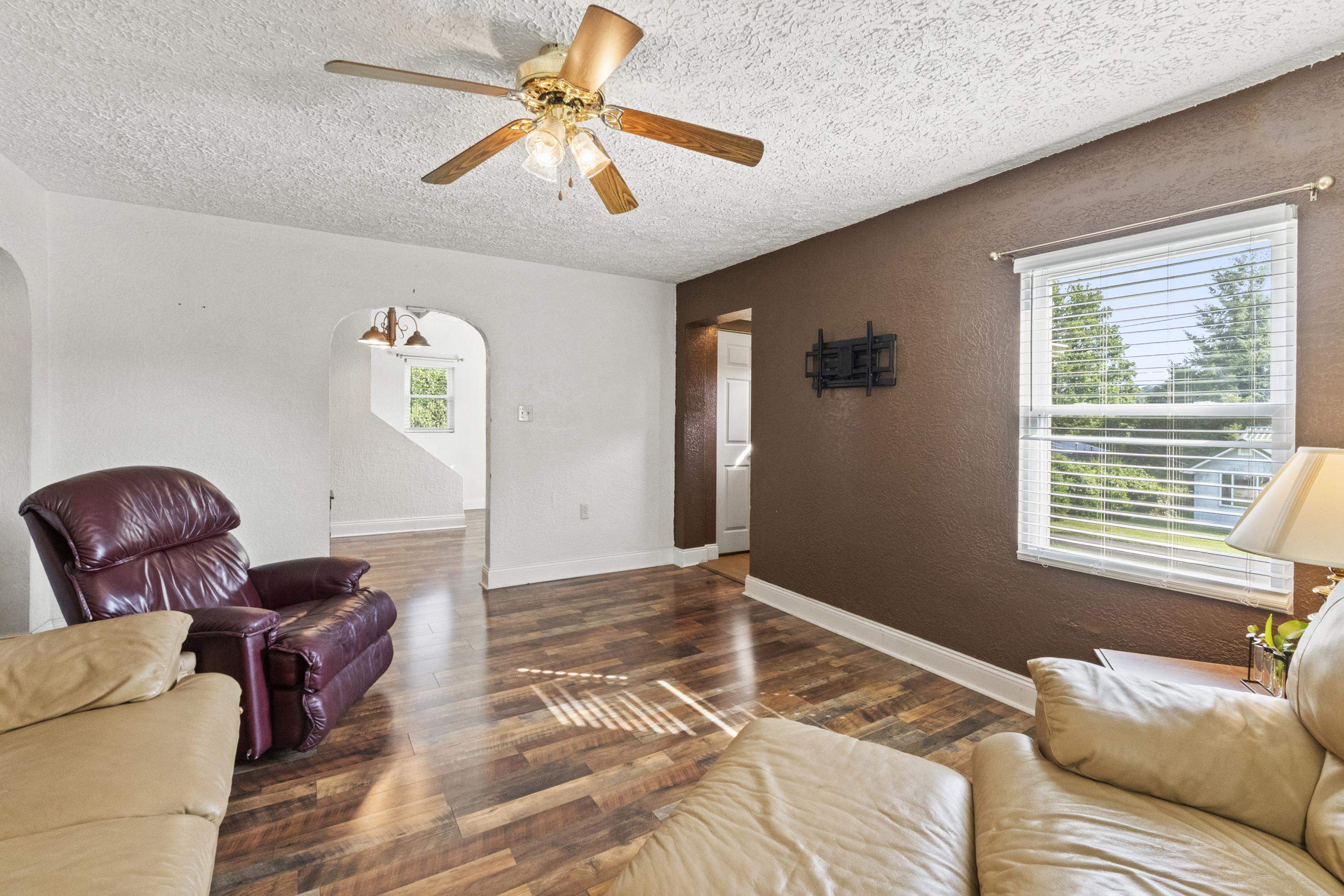 3217 Devore Street Ashland, KY 41102 - Photo 3 of 24