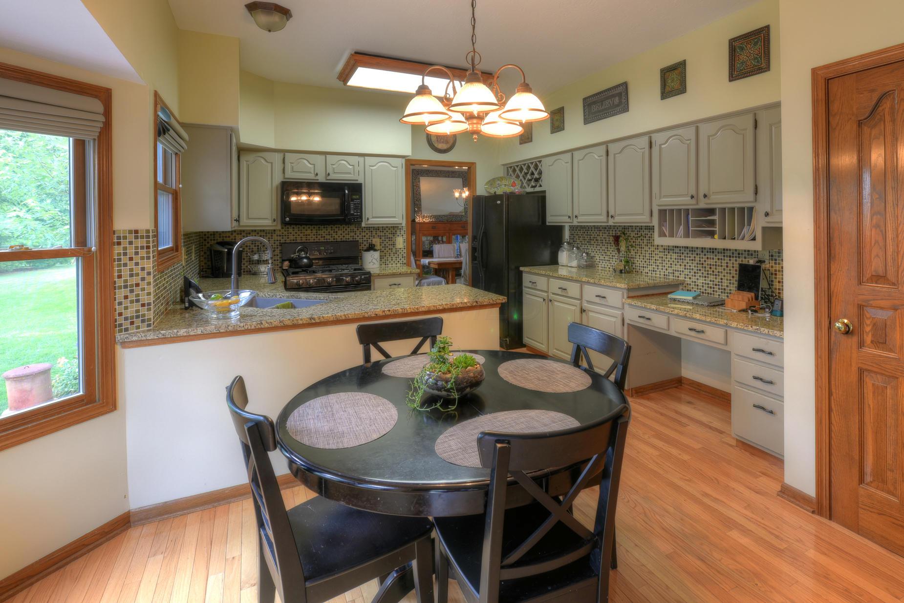 97 Beech Ridge Drive Powell, OH 43065 - Photo 10 of 36 Gallery Image 10