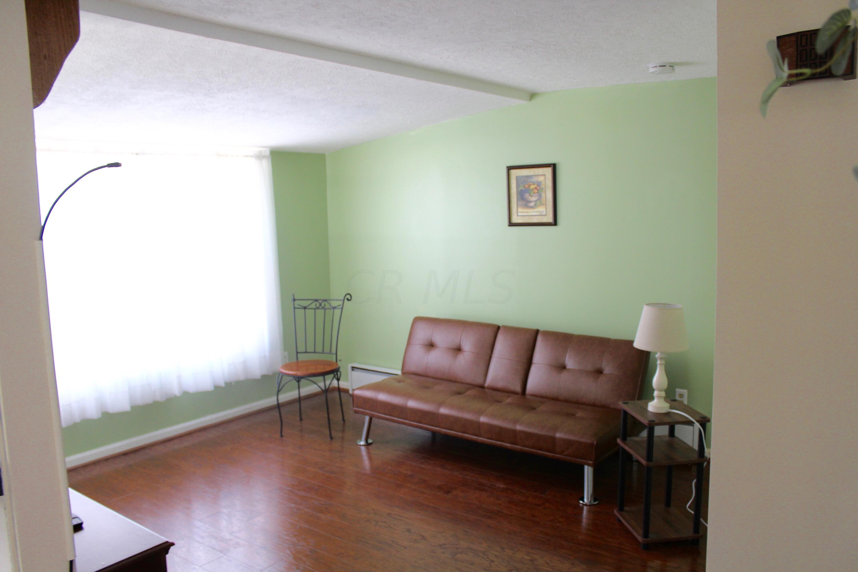 271 10th Street Lancaster, OH 43130 - Photo 8 of 18 Large windows let in lots of natural light
