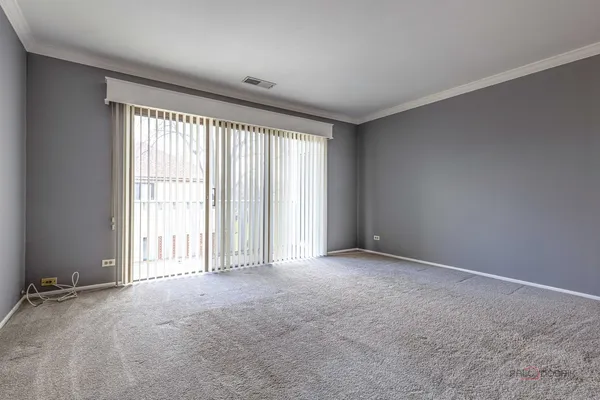$290,000 | 1107 Woodbury Lane, Unit A2, Wheeling, IL 60090