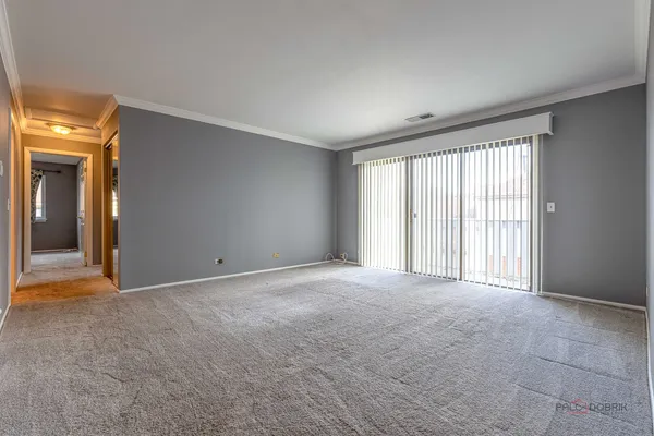 $290,000 | 1107 Woodbury Lane, Unit A2, Wheeling, IL 60090