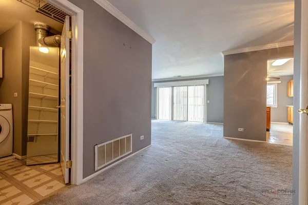 $290,000 | 1107 Woodbury Lane, Unit A2, Wheeling, IL 60090