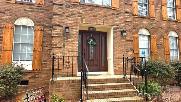 $455,000 | 10001 White Cascade Drive, Charlotte, NC 28269
