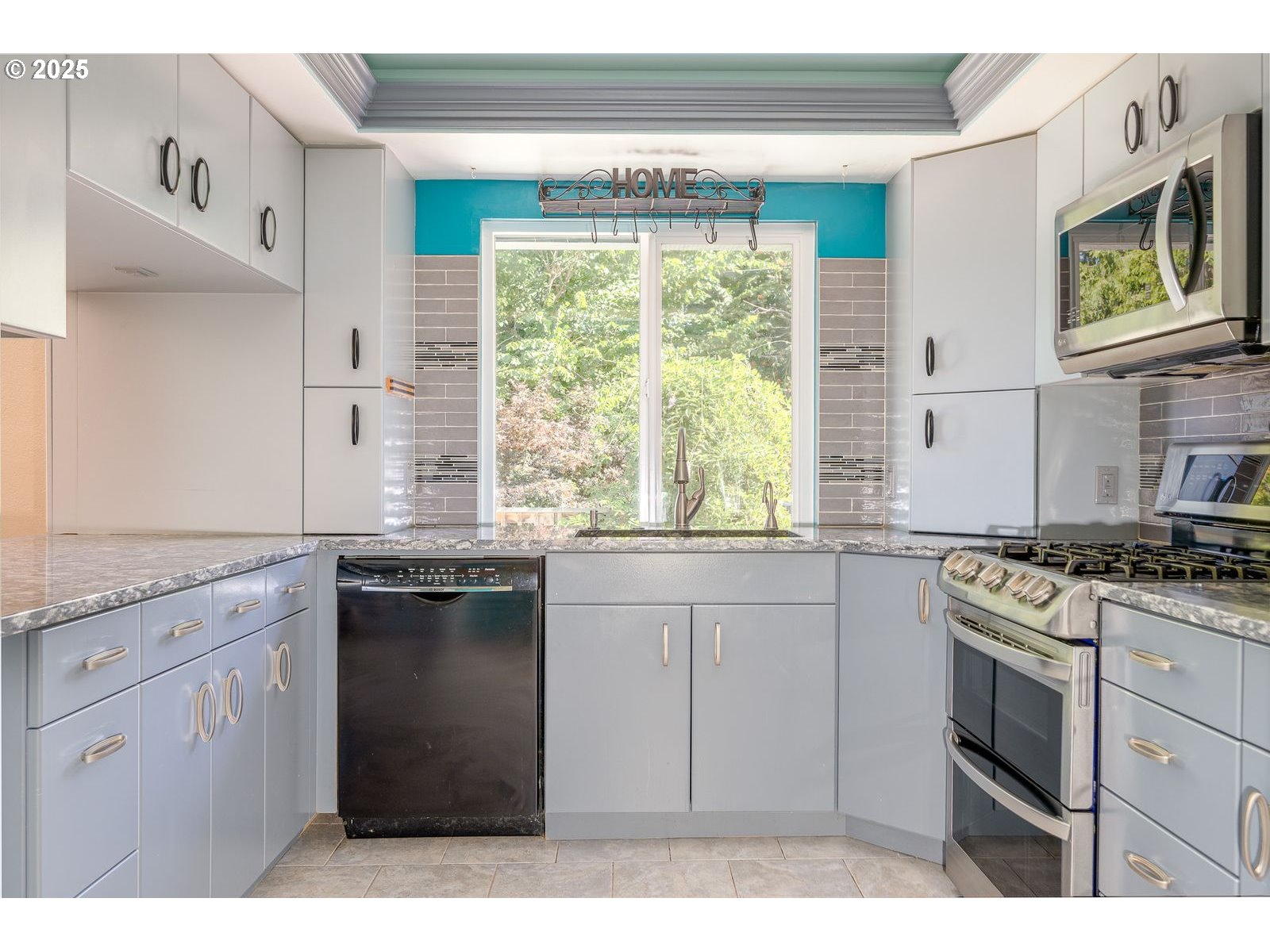 4021 Northwest 3rd Street Gresham, OR 97030 - Photo 11 of 37