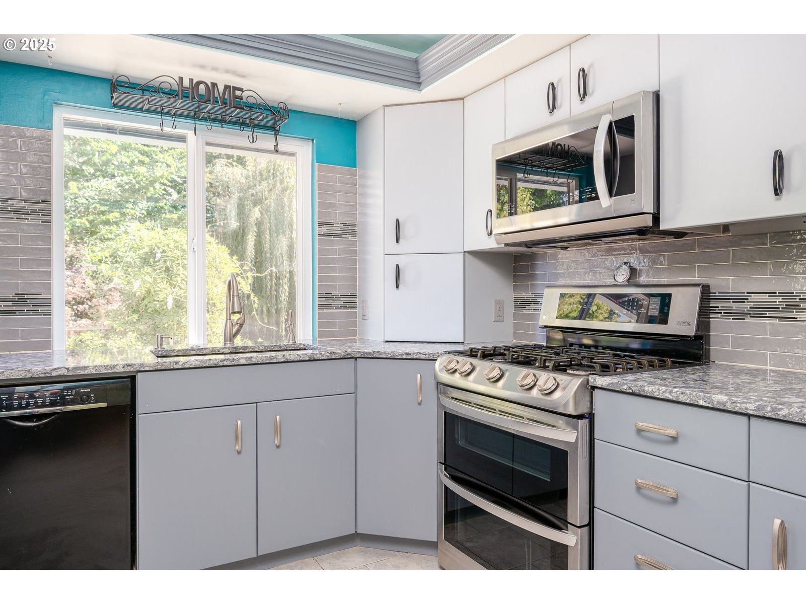 4021 Northwest 3rd Street Gresham, OR 97030 - Photo 10 of 37