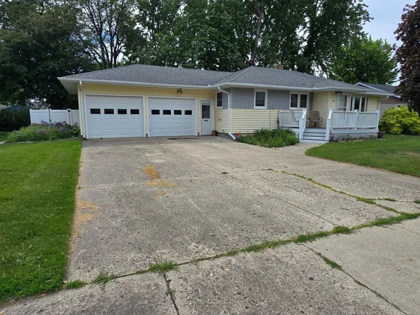 $191,000 | 1106 6th Avenue Southwest, Pipestone, MN 56164