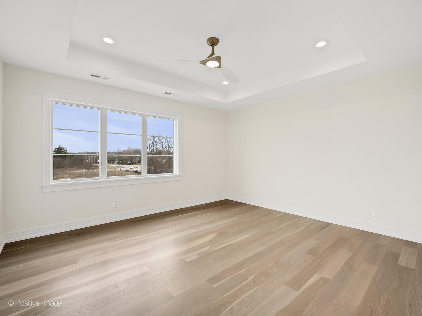 8302 Pleasant View Avenue Willow Springs, IL 60527 - Photo 26 of 45 a view of an empty room with a window