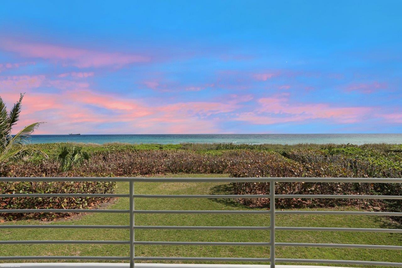 35 North Beach Road Hobe Sound, FL 33455 - Photo 33 of 44 a view of a city