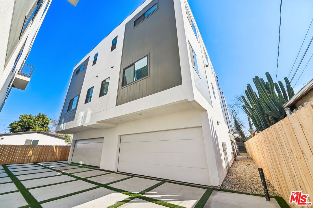 2923 South Burnside Avenue Los Angeles, CA 90016 - Photo 24 of 26