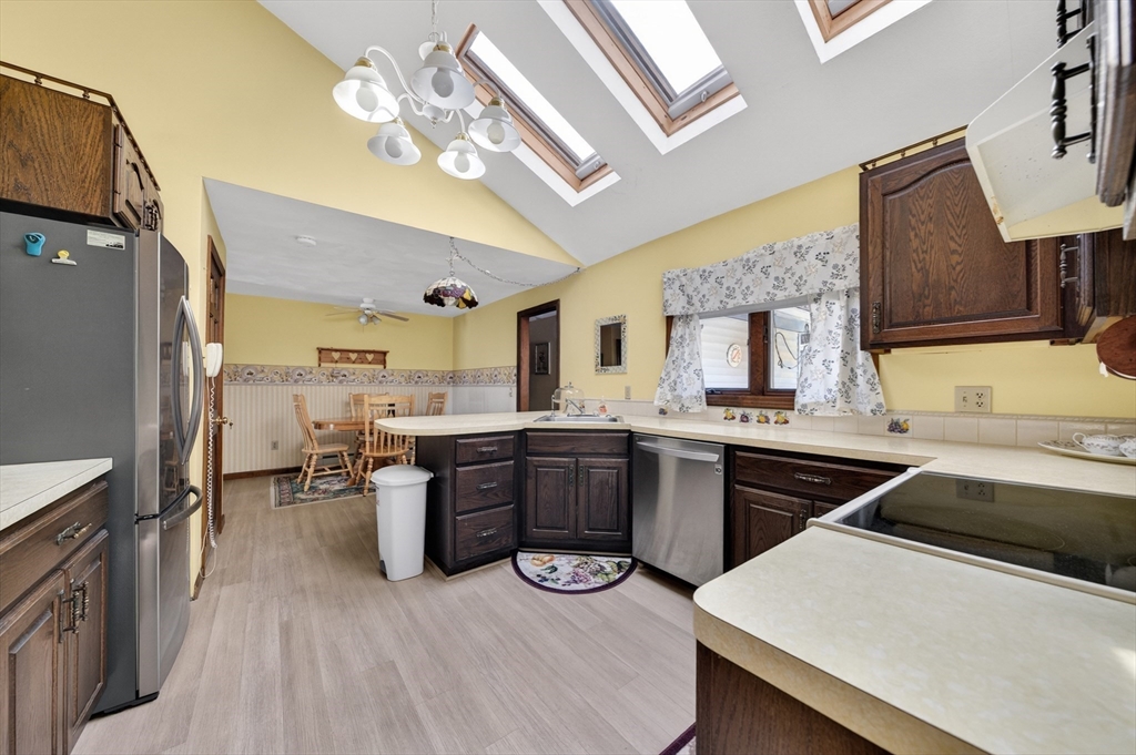 74 Tispaquin Street Middleboro, MA 02346 - Photo 22 of 40