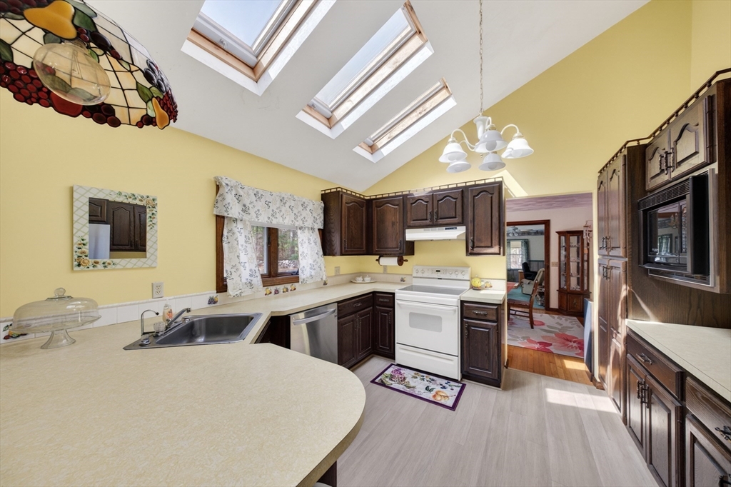 74 Tispaquin Street Middleboro, MA 02346 - Photo 23 of 40