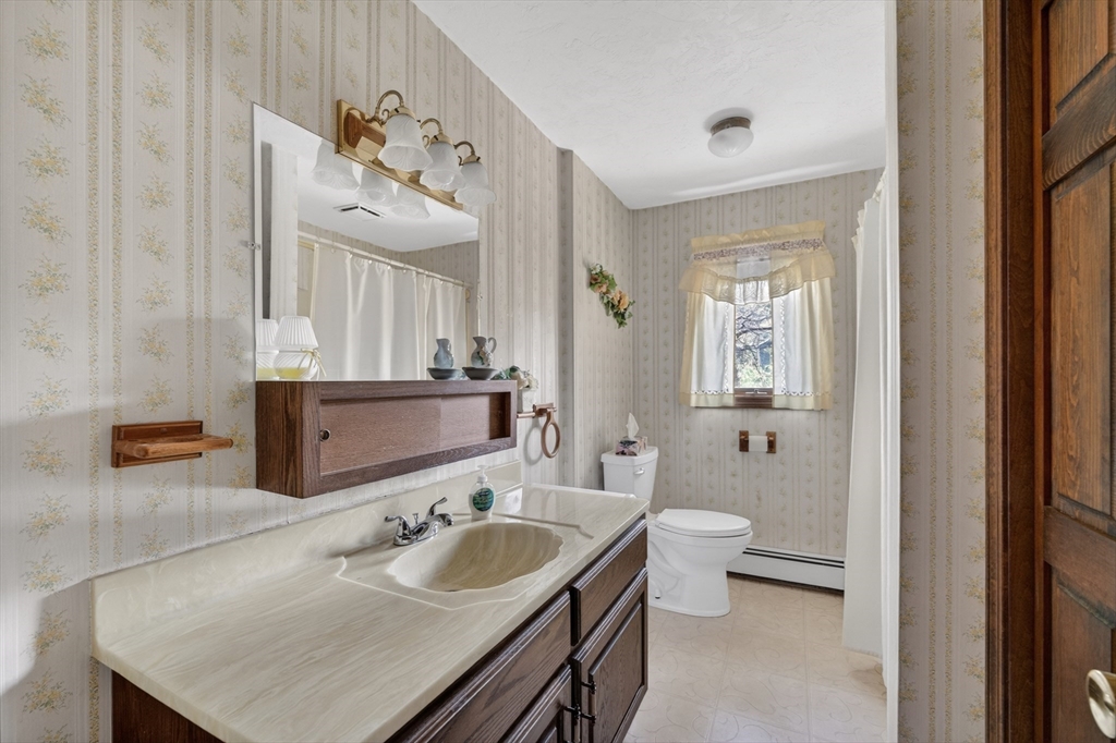 74 Tispaquin Street Middleboro, MA 02346 - Photo 27 of 40