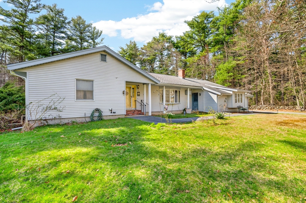 74 Tispaquin Street Middleboro, MA 02346 - Photo 4 of 40