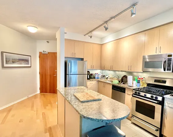 $3,950 | 600 North Kingsbury Street, Unit 1006, Chicago, IL 60654