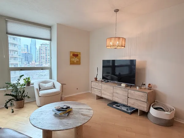 $3,900 | 600 North Kingsbury Street, Unit 1006, Chicago, IL 60654