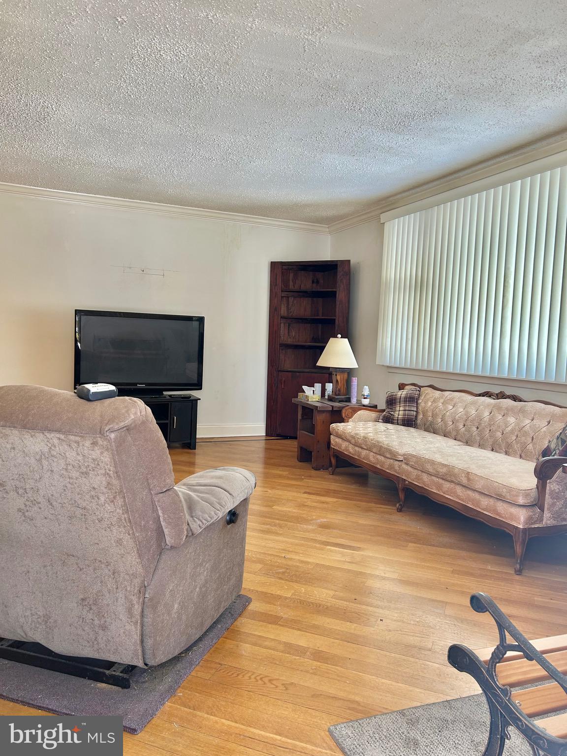 1734 Strahle Street Philadelphia, PA 19152 - Photo 9 of 23 Custom hardwood flooring