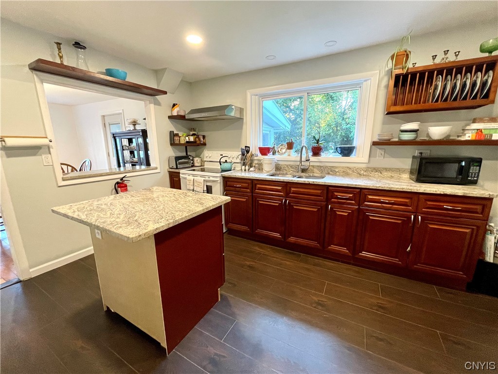3082 Warners Road Camillus, NY 13164 - Photo 19 of 41 Kitchen