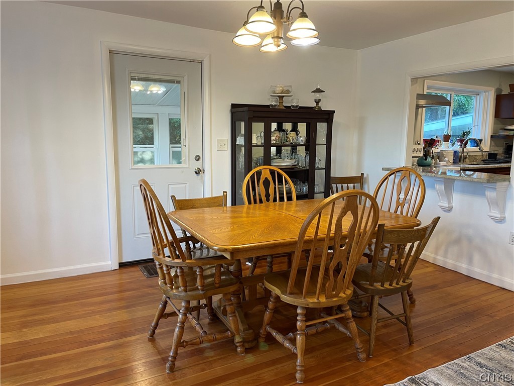 3082 Warners Road Camillus, NY 13164 - Photo 23 of 41 Dining Room