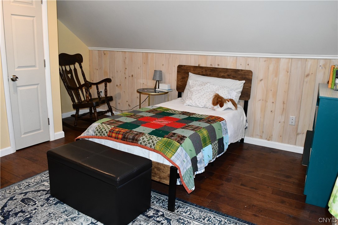 3082 Warners Road Camillus, NY 13164 - Photo 30 of 41 Upstairs Bedroom