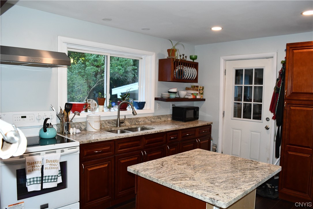3082 Warners Road Camillus, NY 13164 - Photo 38 of 41 Kitchen