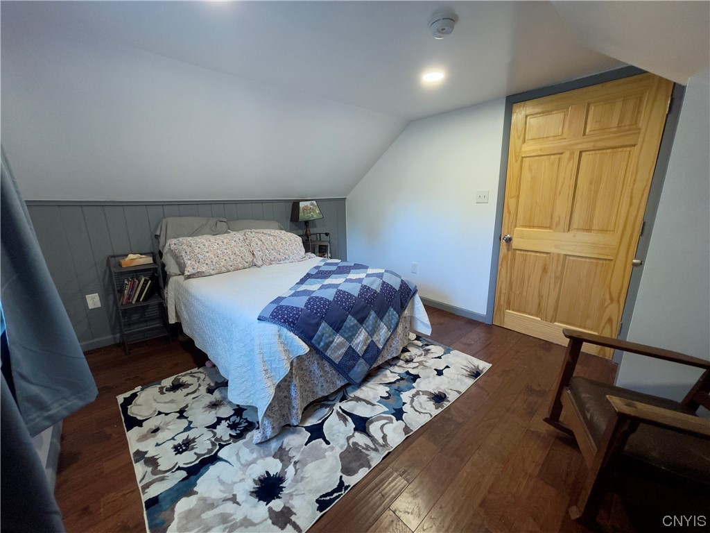 3082 Warners Road Camillus, NY 13164 - Photo 9 of 41 Upstairs Bedroom #1