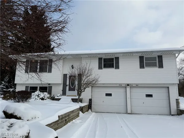 $299,425 | 2698 Mc Cleary Jacoby Road, Cortland, OH 44410