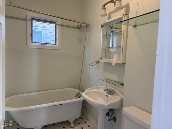 $3,600 | 20 Henry Avenue, Unit 2, Somerville, MA 02144