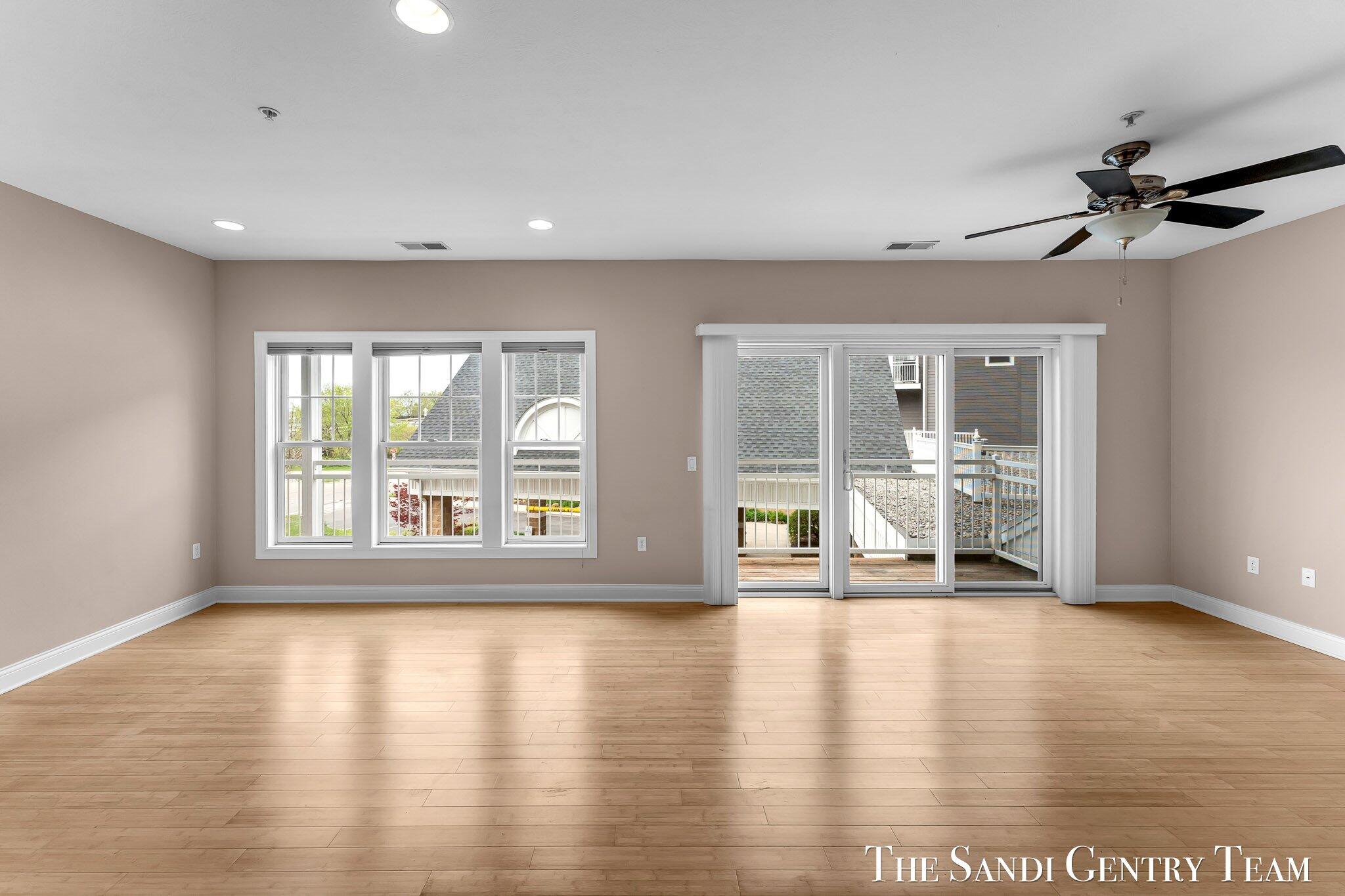 917 West Savidge Street, Unit 15 Spring Lake, MI 49456 - Photo 8 of 39 14-AIV00071