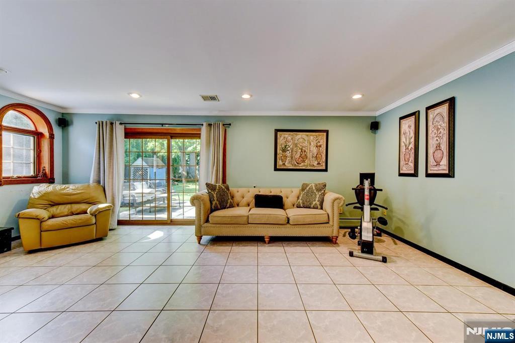11 Yellow Brick Road Wayne, NJ 07470 - Photo 28 of 41