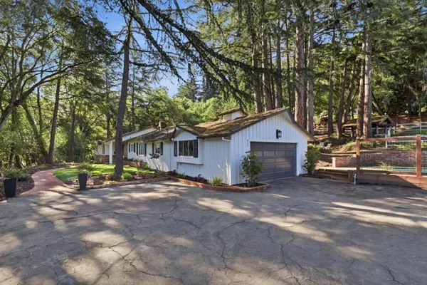 $4,295,000 | 425 Summit Spring Road, Woodside, CA 94062