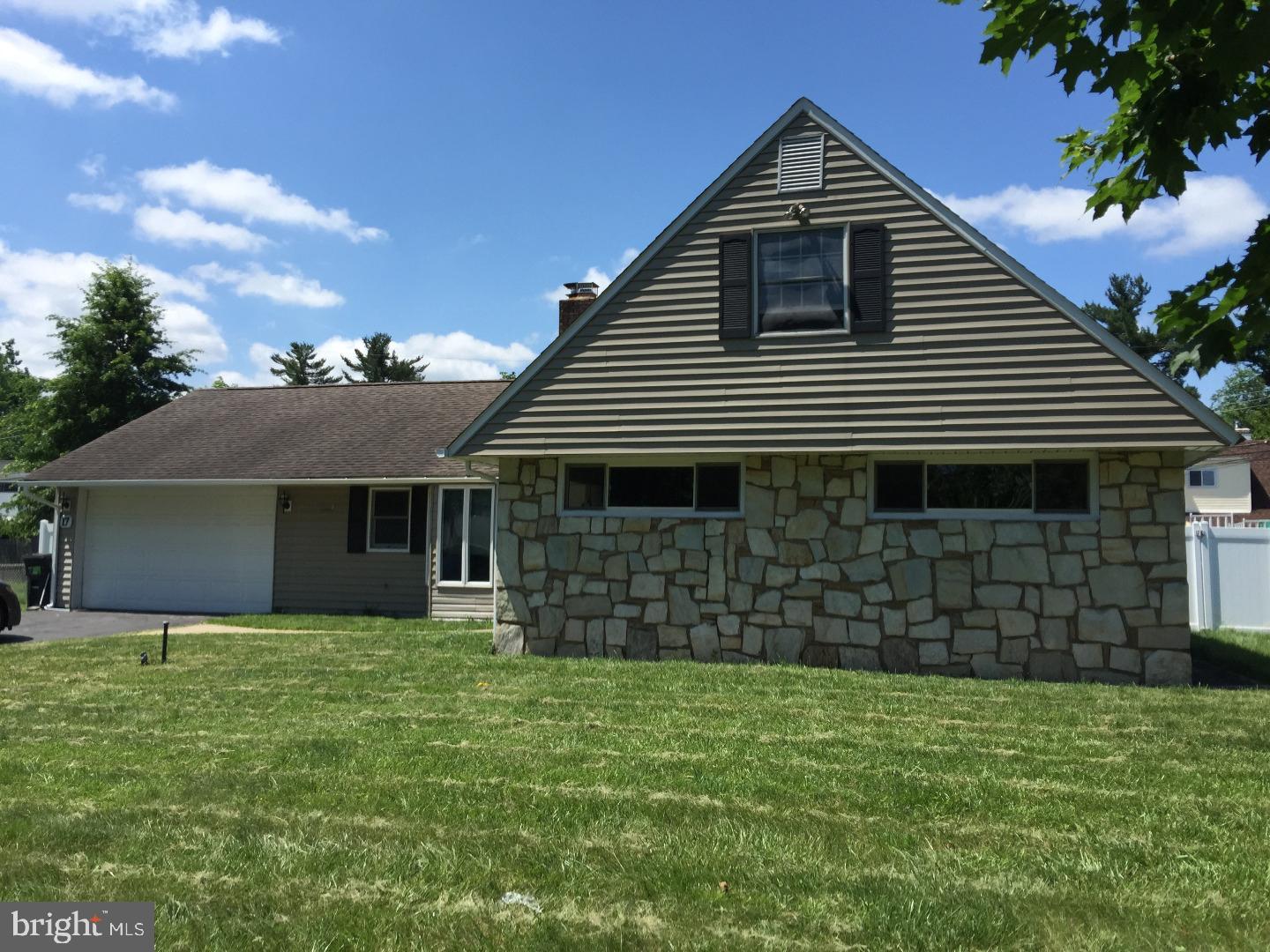 17 Sycamore Road Levittown, PA 19056 - Photo 1 of 16
