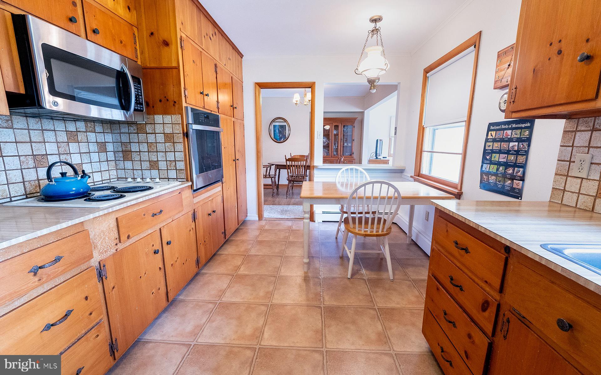 22 Morningside Drive Pennington, NJ 08534 - Photo 10 of 23 Eat-In Kitchen