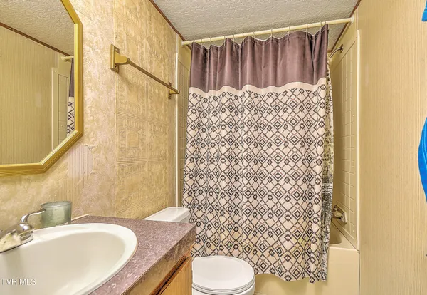 $205,000 | 8463-8473 Asheville Highway, Greeneville, TN 37743