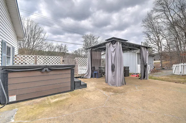 $205,000 | 8463-8473 Asheville Highway, Greeneville, TN 37743