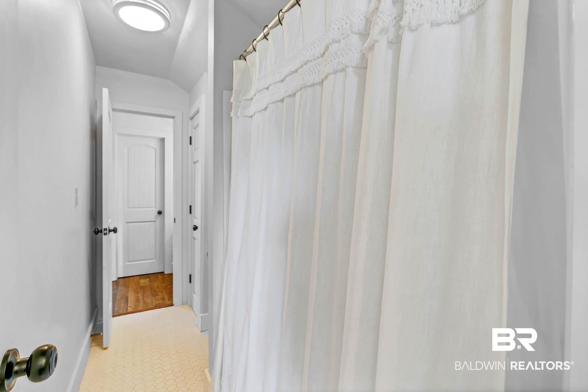 7564 Rabbit Run Road Fairhope, AL 36532 - Photo 48 of 88 Upstairs Bathroom