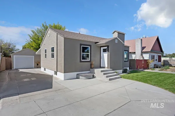 $400,000 | 235 Washington Street North, Twin Falls, ID 83301