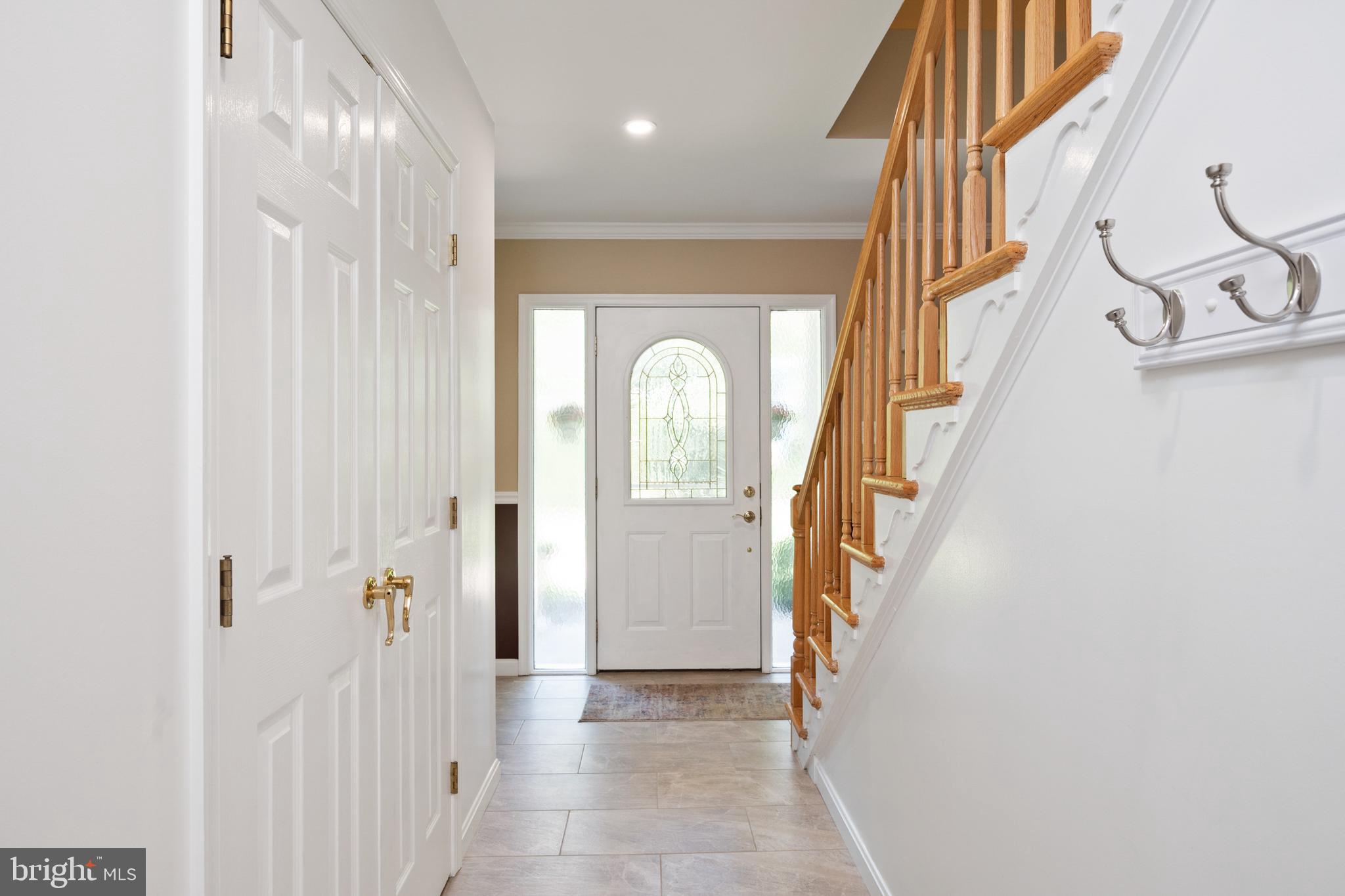 11503 Vale Road Oakton, VA 22124 - Photo 6 of 43 FOYER
