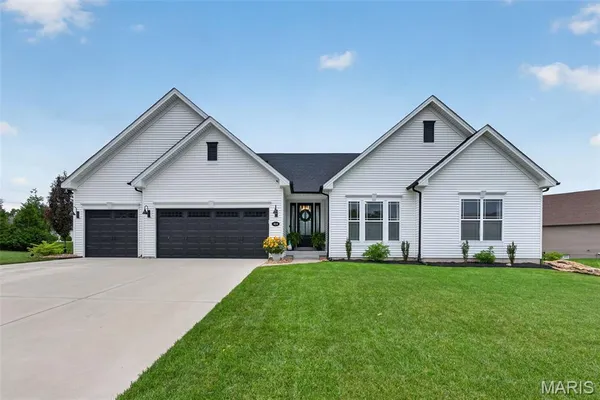 $725,000 | 414 Gatehouse Circle, Wentzville, MO 63385