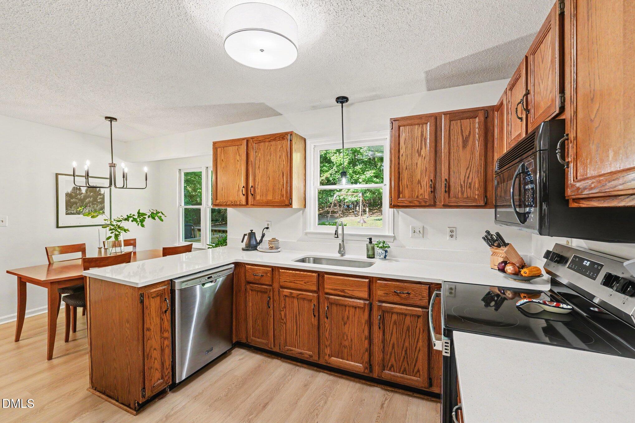 5410 Middleton Road Durham, NC 27713 - Photo 10 of 33 010_file_2907