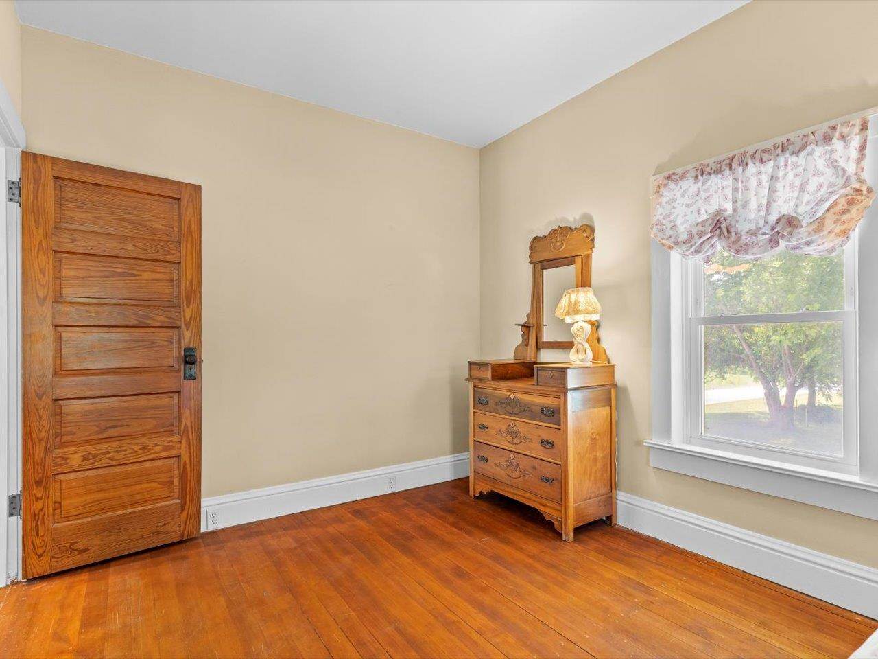 4466 Middle Street Southeast Lone Tree, IA 52755 - Photo 22 of 33 Gallery Image 22