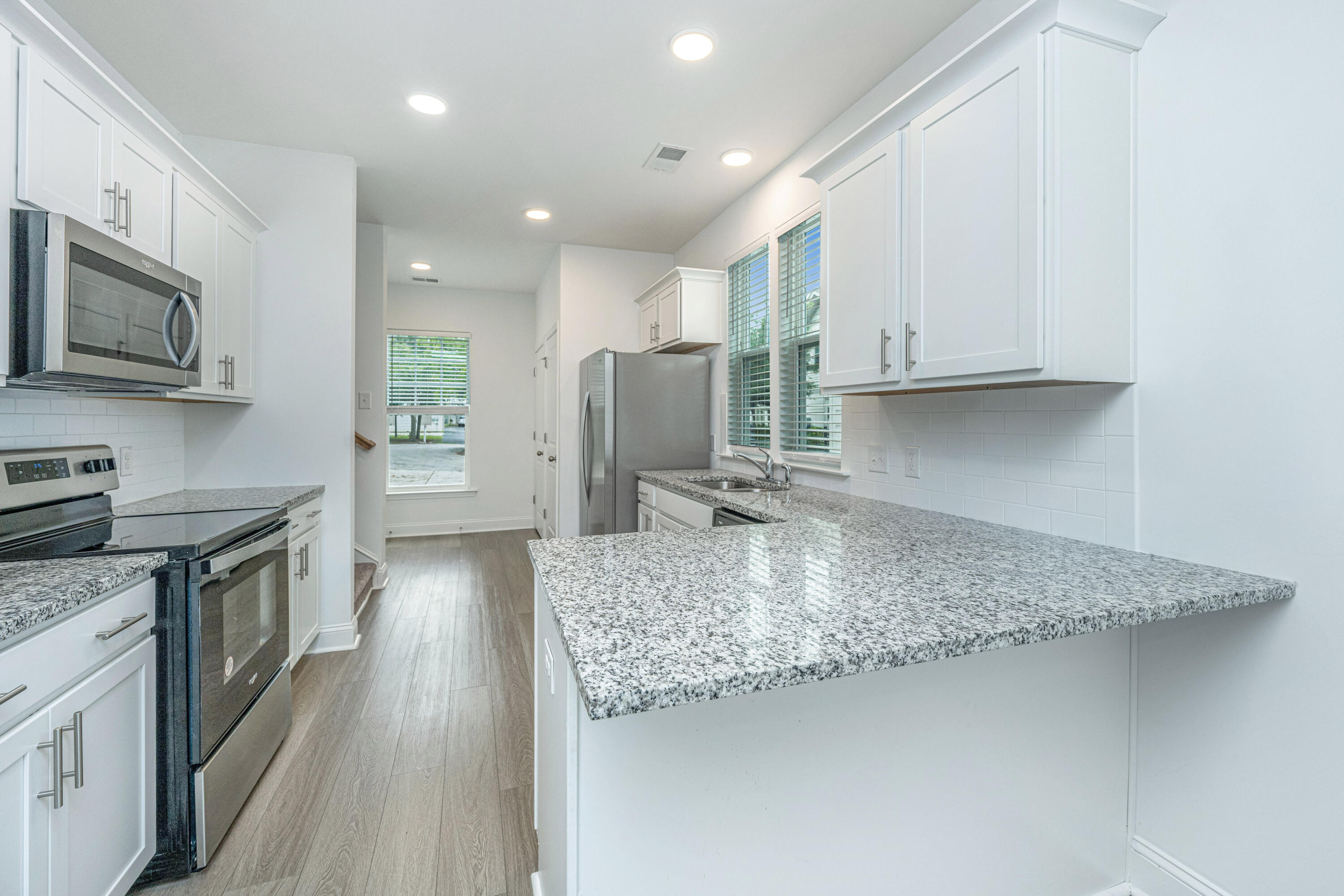 1525 Foster Creek Road Hanahan, SC 29410 - Photo 13 of 40 1525FosterCreekRd011