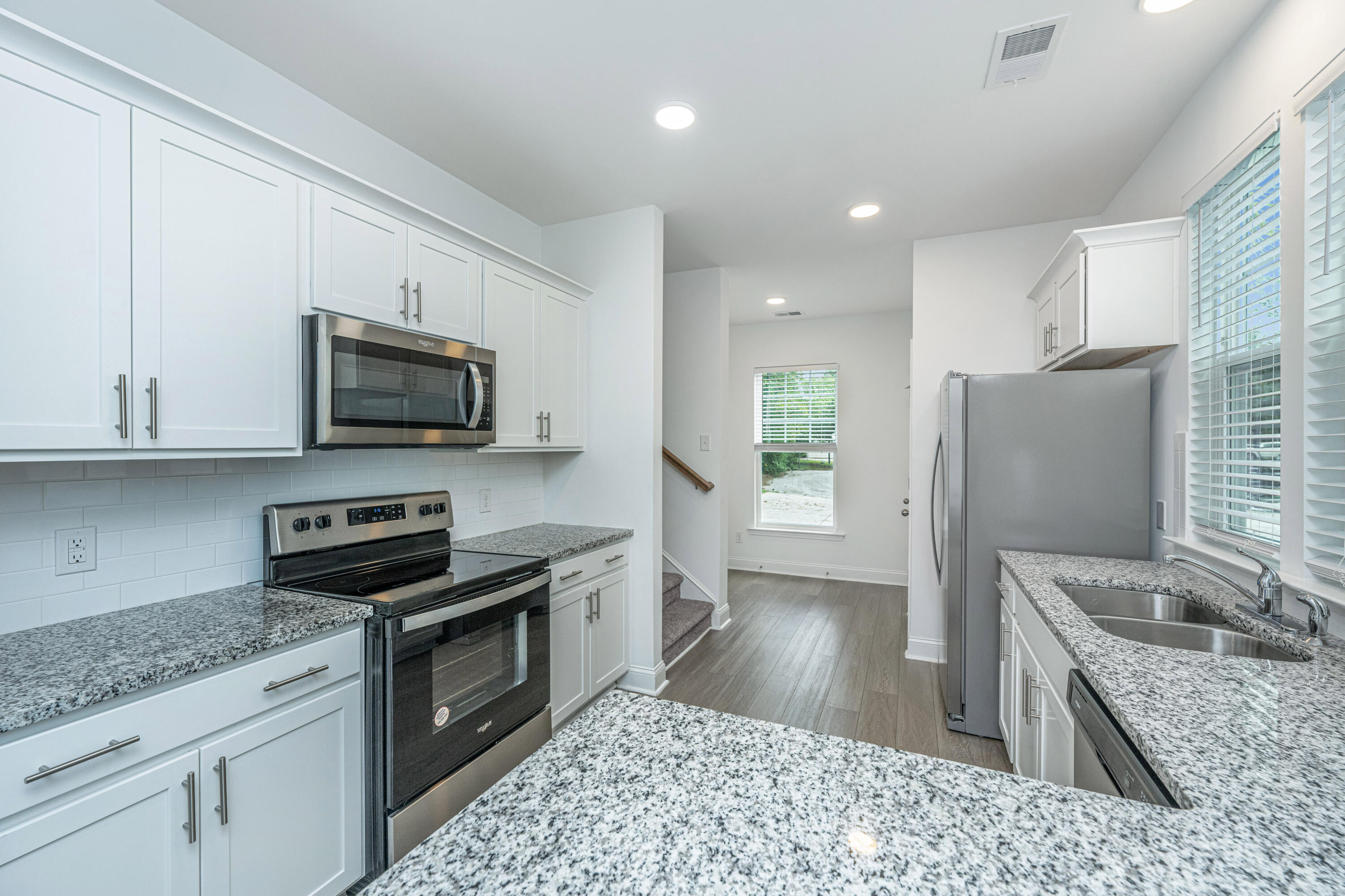 1525 Foster Creek Road Hanahan, SC 29410 - Photo 14 of 40 1525FosterCreekRd012