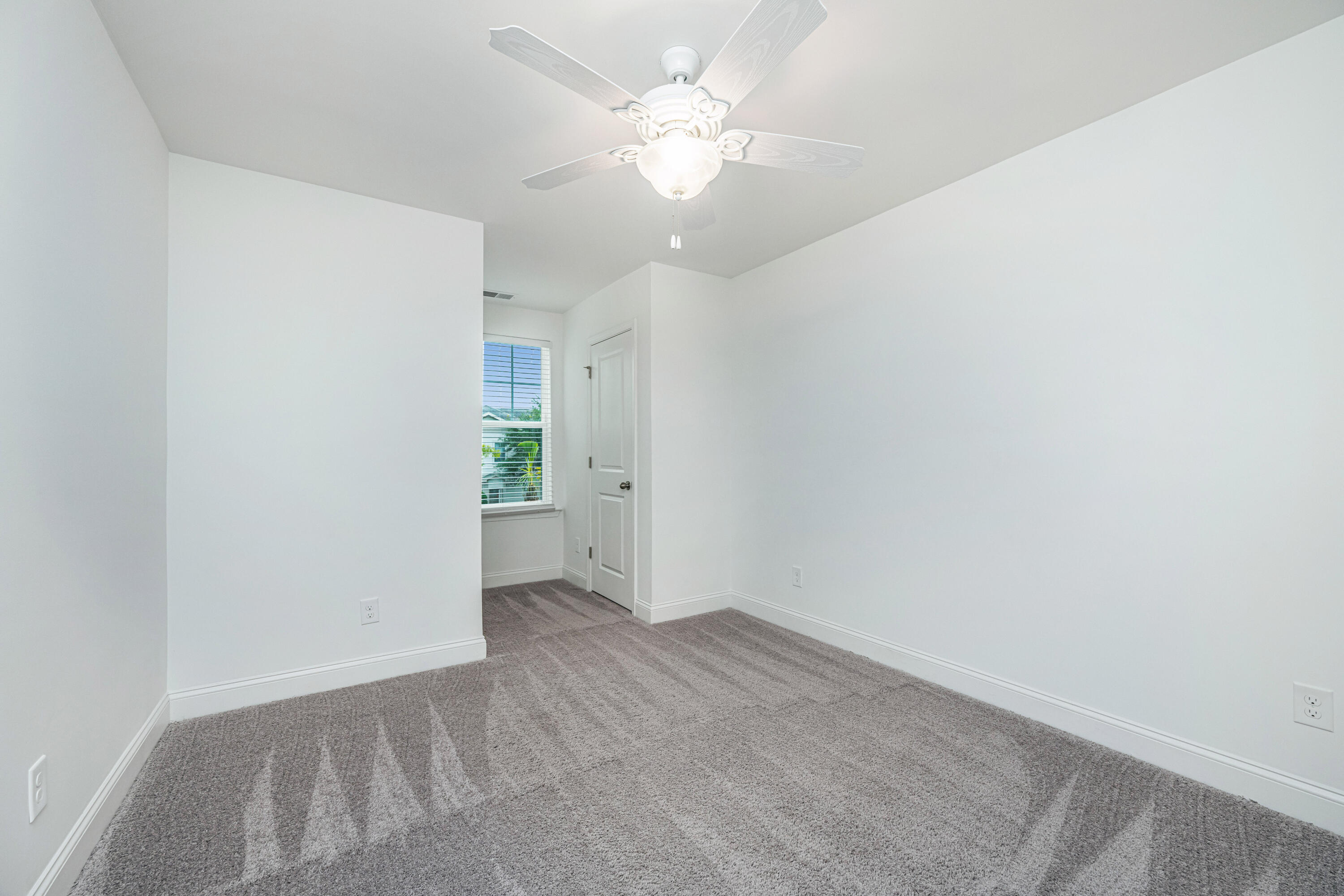 1525 Foster Creek Road Hanahan, SC 29410 - Photo 26 of 40 1525FosterCreekRd023