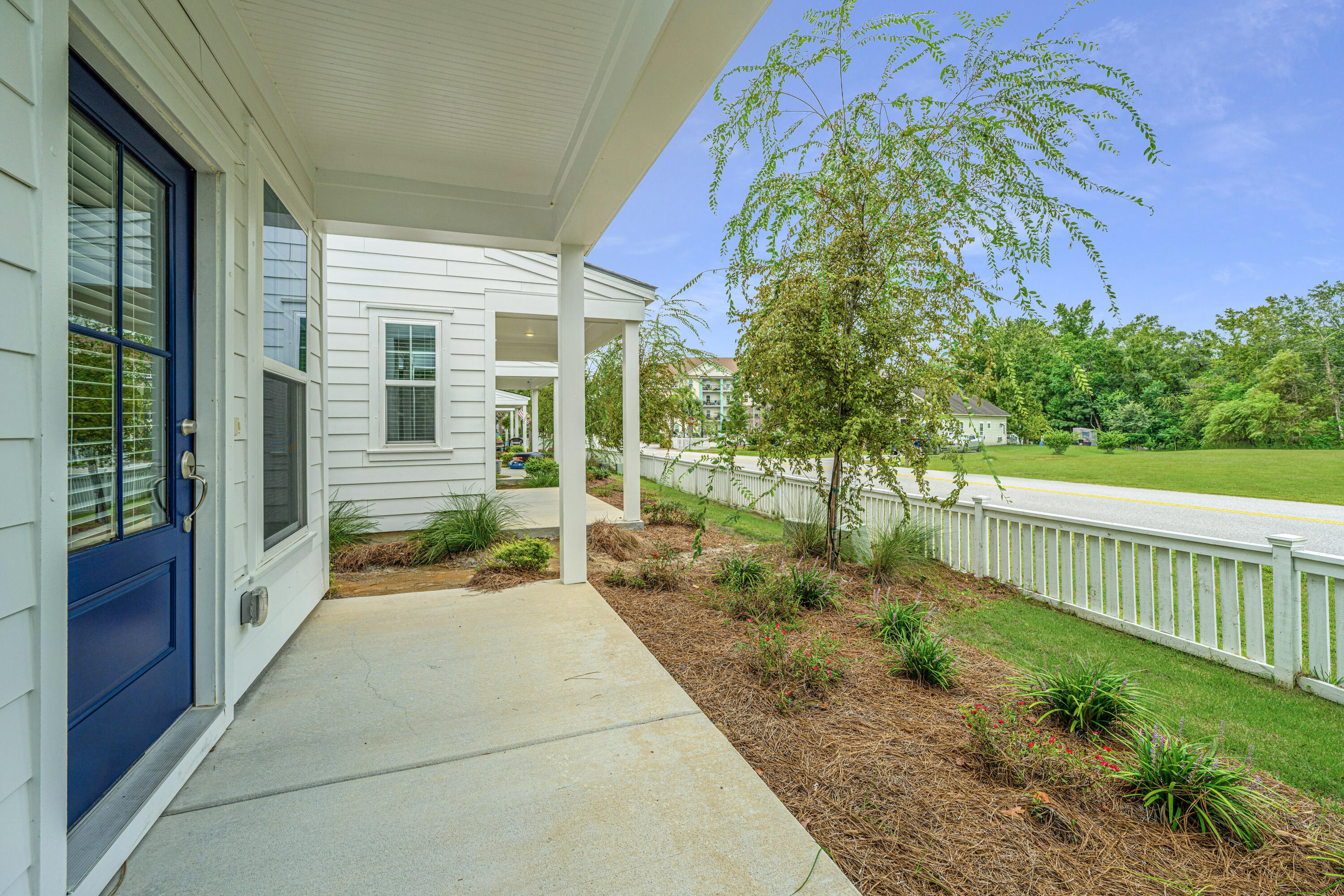 1525 Foster Creek Road Hanahan, SC 29410 - Photo 3 of 40 1525FosterCreekRd005
