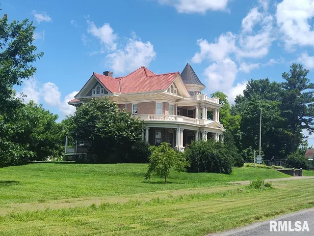 $400,000 | 319 High Street, Mound City, IL 62963