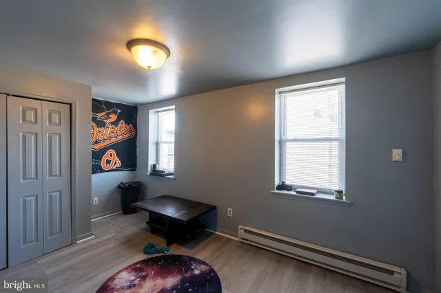 a view of entryway with a workspace