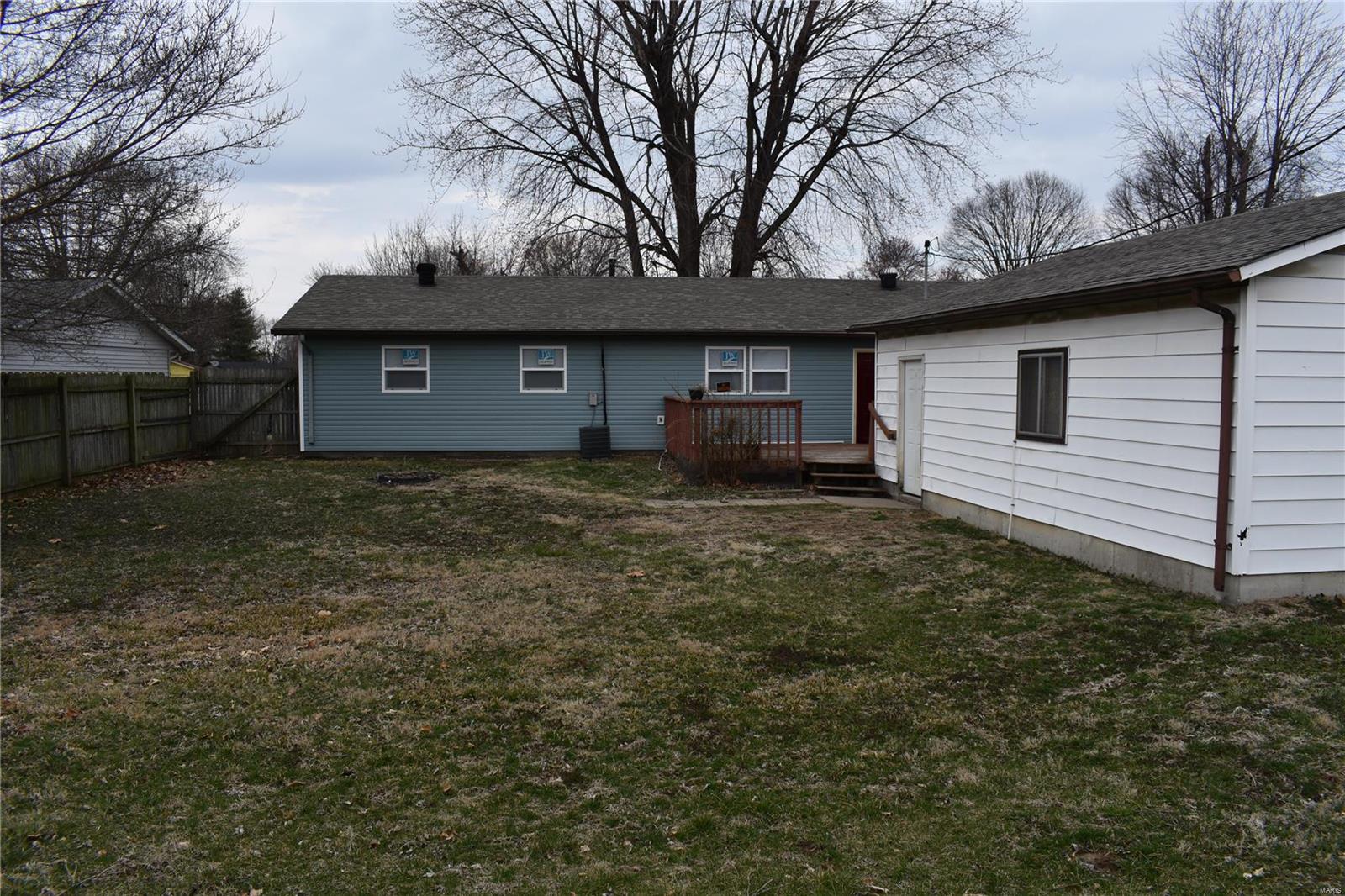 2524 Reveres Route Granite City, IL 62040 - Photo 6 of 34