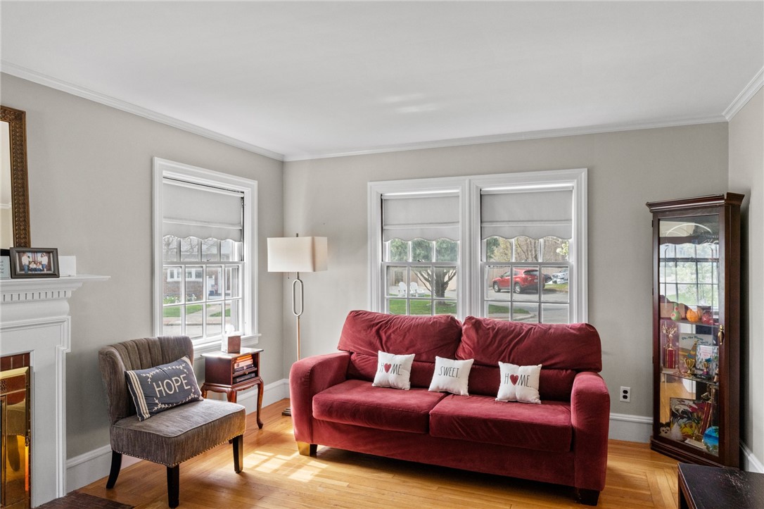 31 Hemalin Road Cranston, RI 02910 - Photo 5 of 45