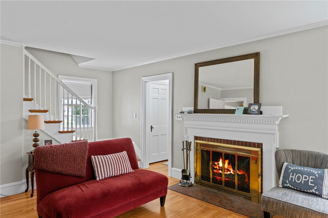 31 Hemalin Road Cranston, RI 02910 - Photo 7 of 45