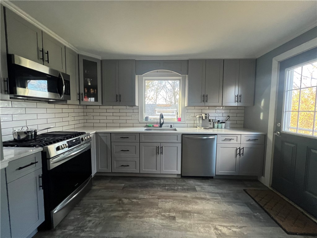 26 Hopkins Terrace Cumberland, RI 02864 - Photo 8 of 31